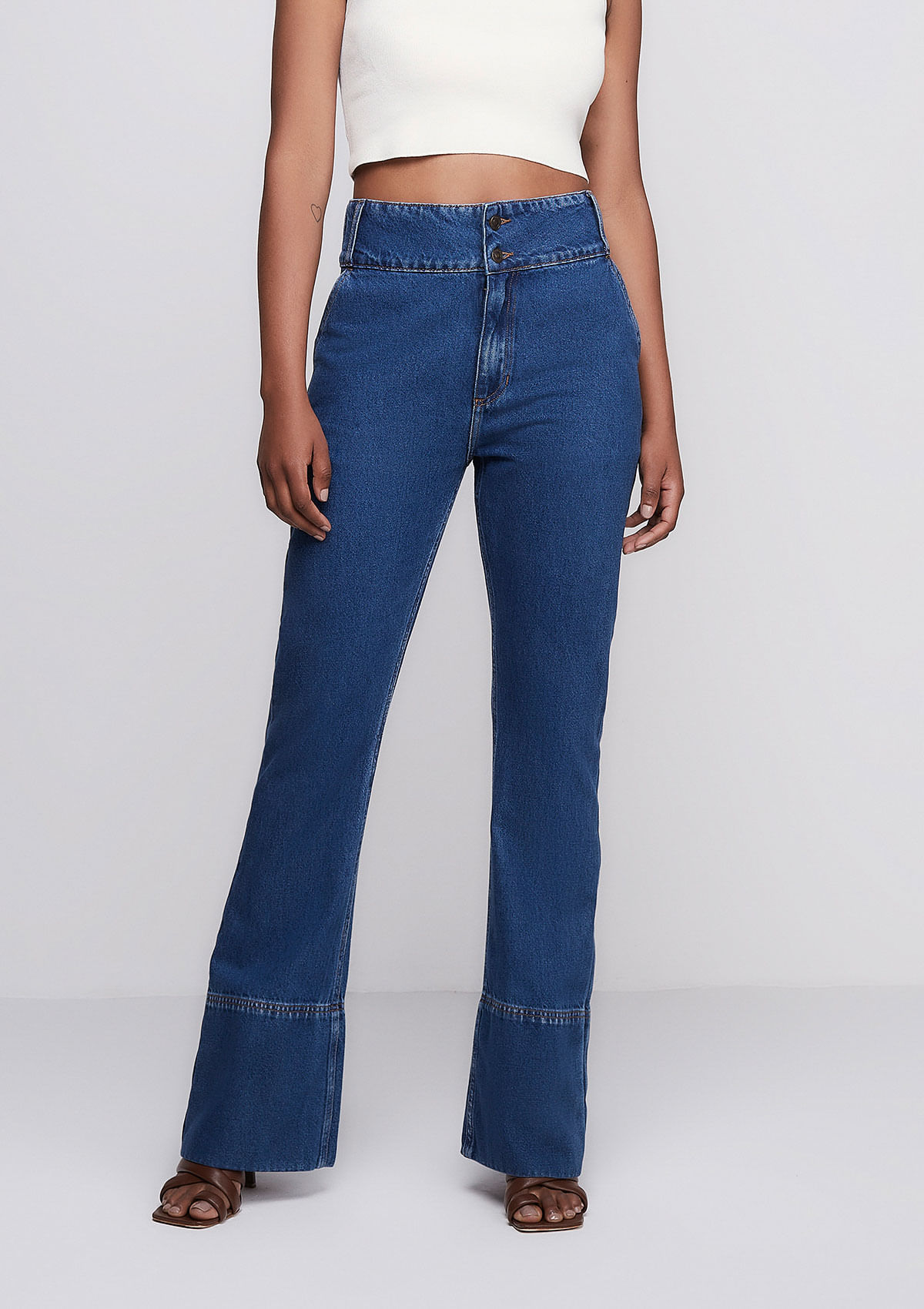 Calça Sarja Flare Cintura Média Fact Jeans L624 em Promoção na Americanas